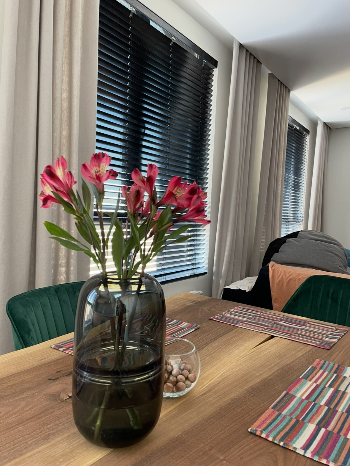 Премиальные шторы в гостиную, дизайнерский проект