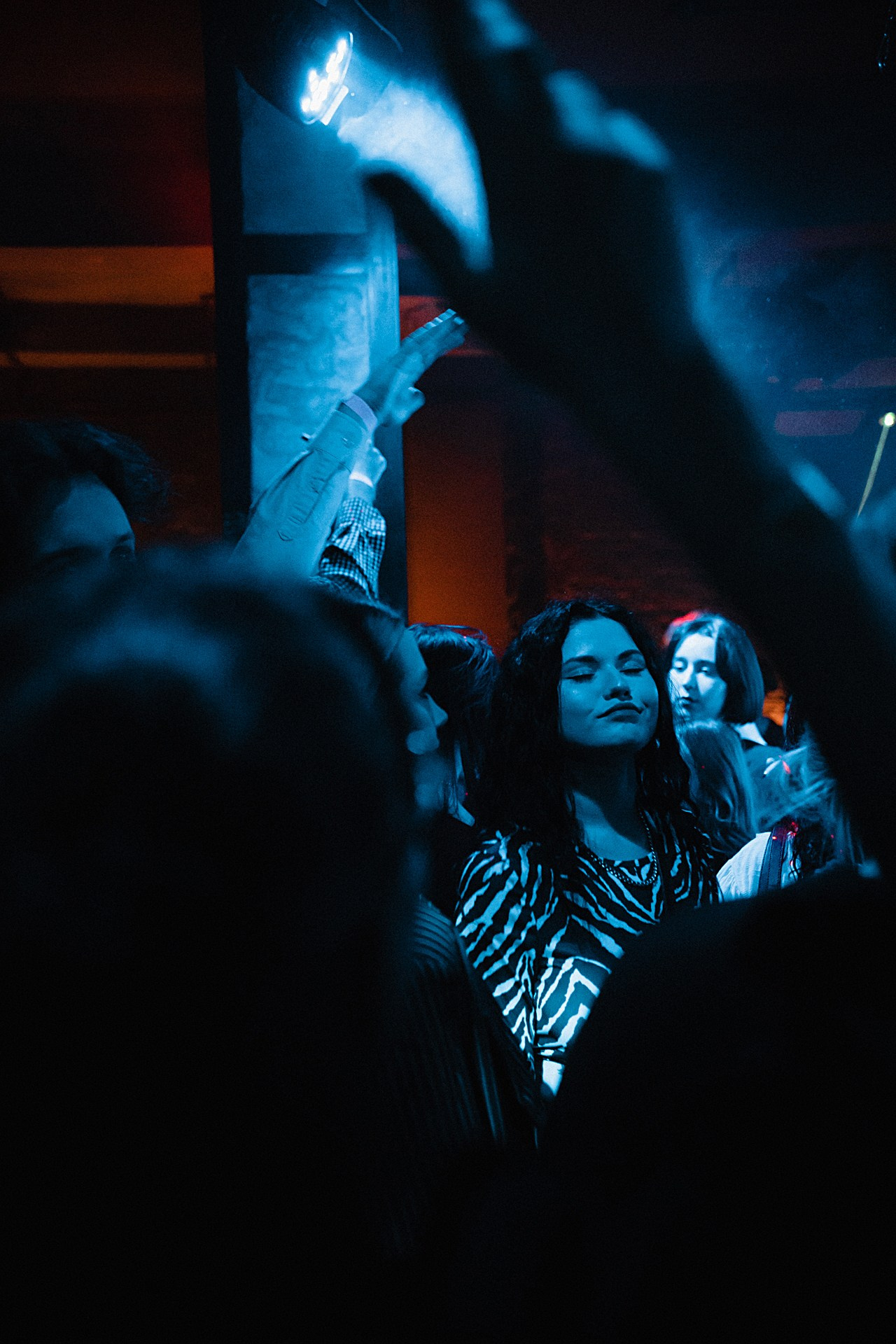 ЦЕНЗУРА БАР. Анастасия Попова — свадебный и репортажный фотограф | Воронеж, Павловск