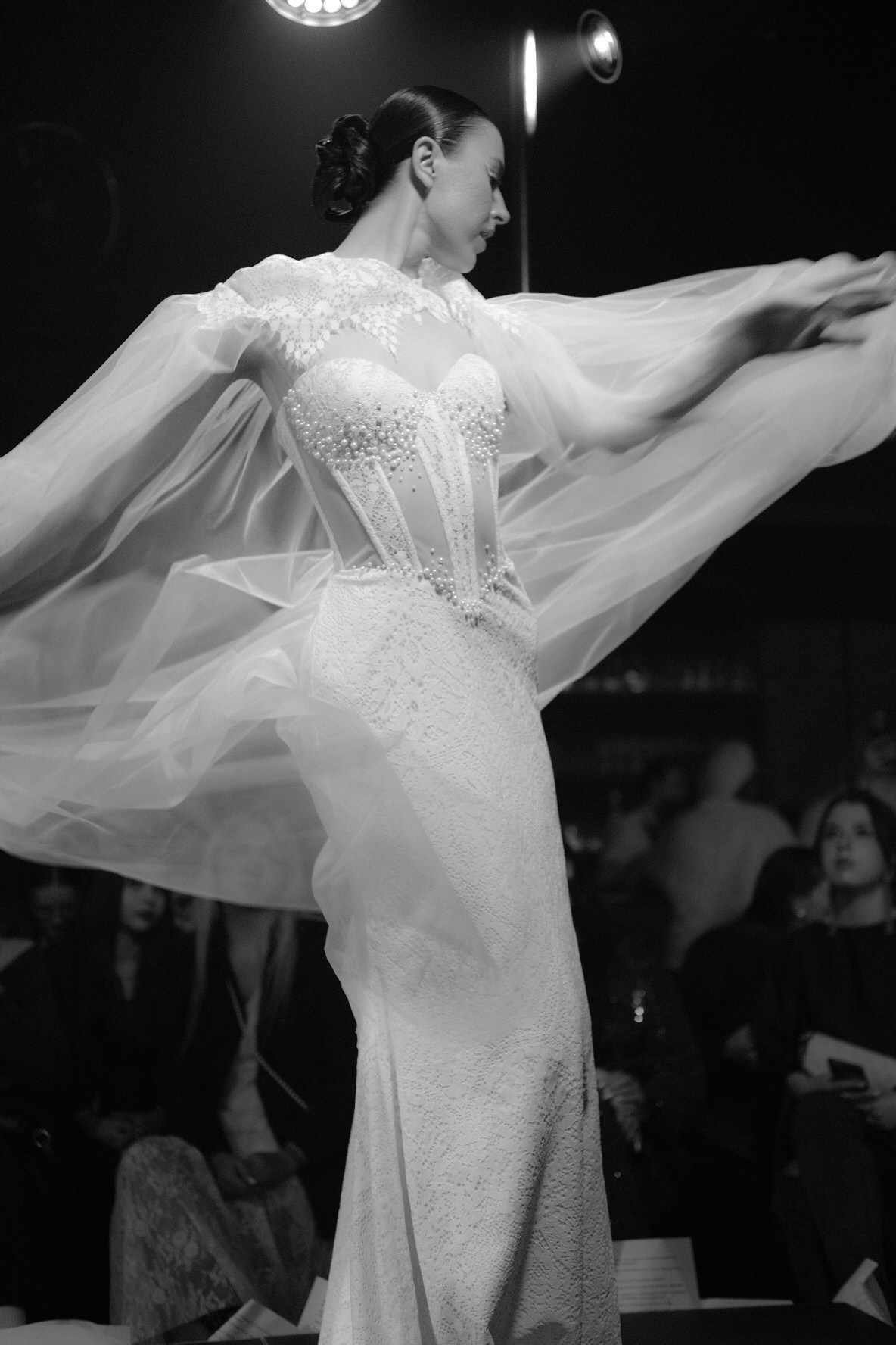 Показ коллекции свадебных платьев Anikeeva. Фотограф Саша Львова