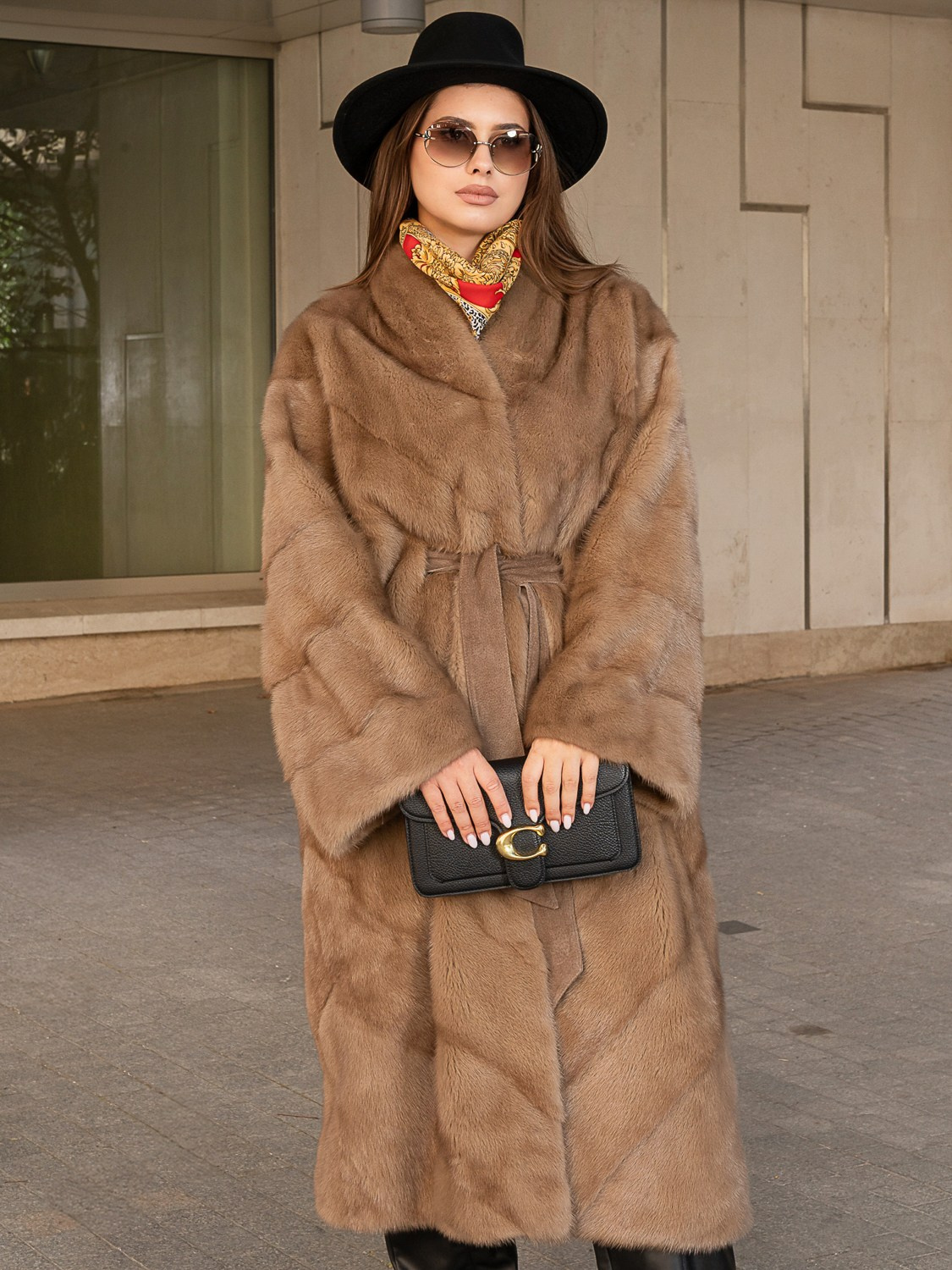 FIOMIO aw'24 street. Дарья Володина — арт и fashion фотограф в Москве | рекламные и ювелирные съемки