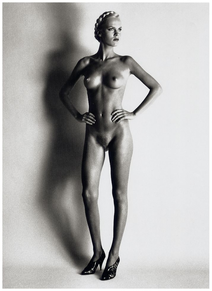 Хельмут Ньютон / Helmut Newton 18+. Женя Красовская | Фотограф | Smm-дизайнер