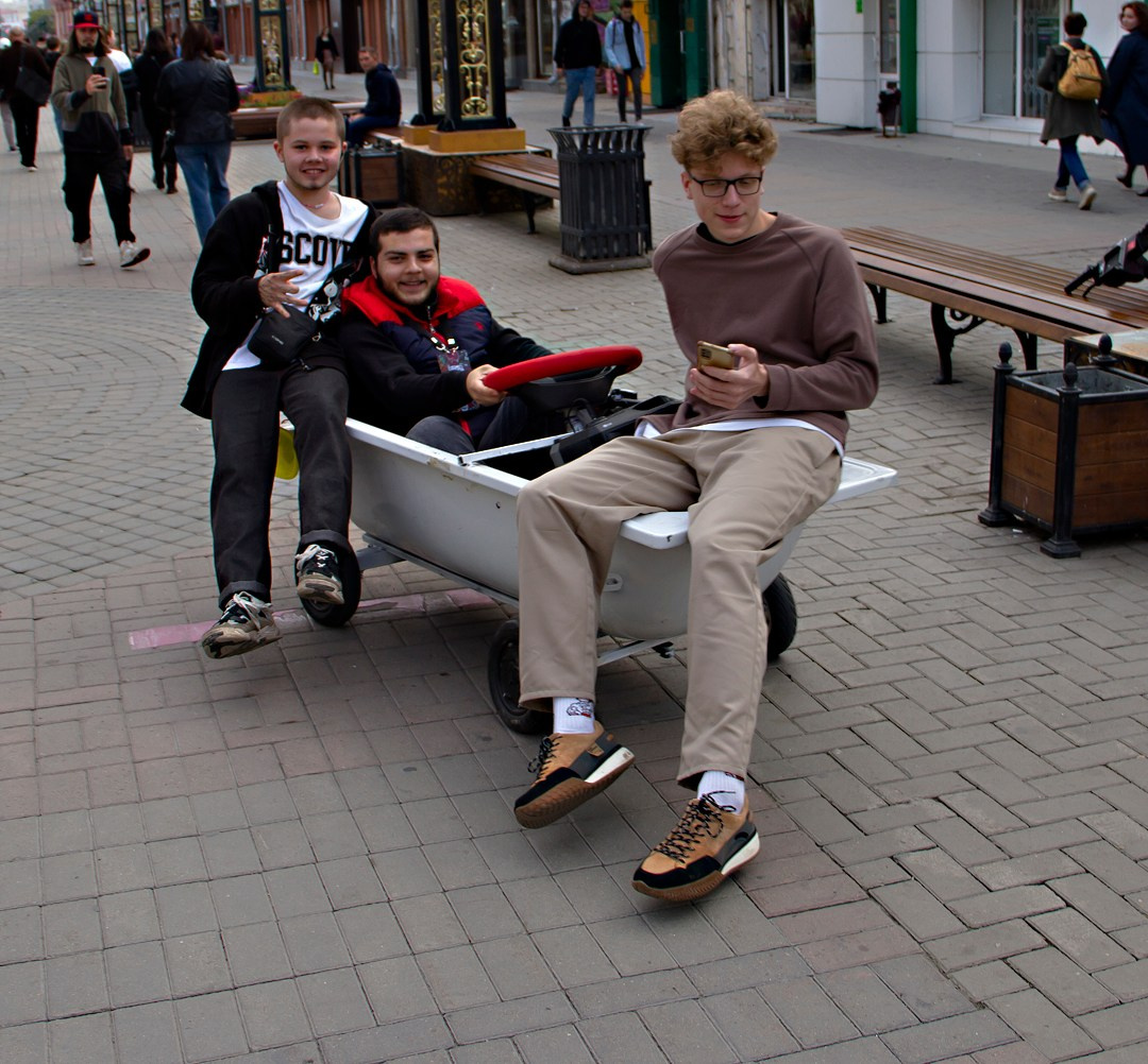 Стрит съемка на ул. Вайнера. Фотограф Екатеринбург Екатерина Красноперова