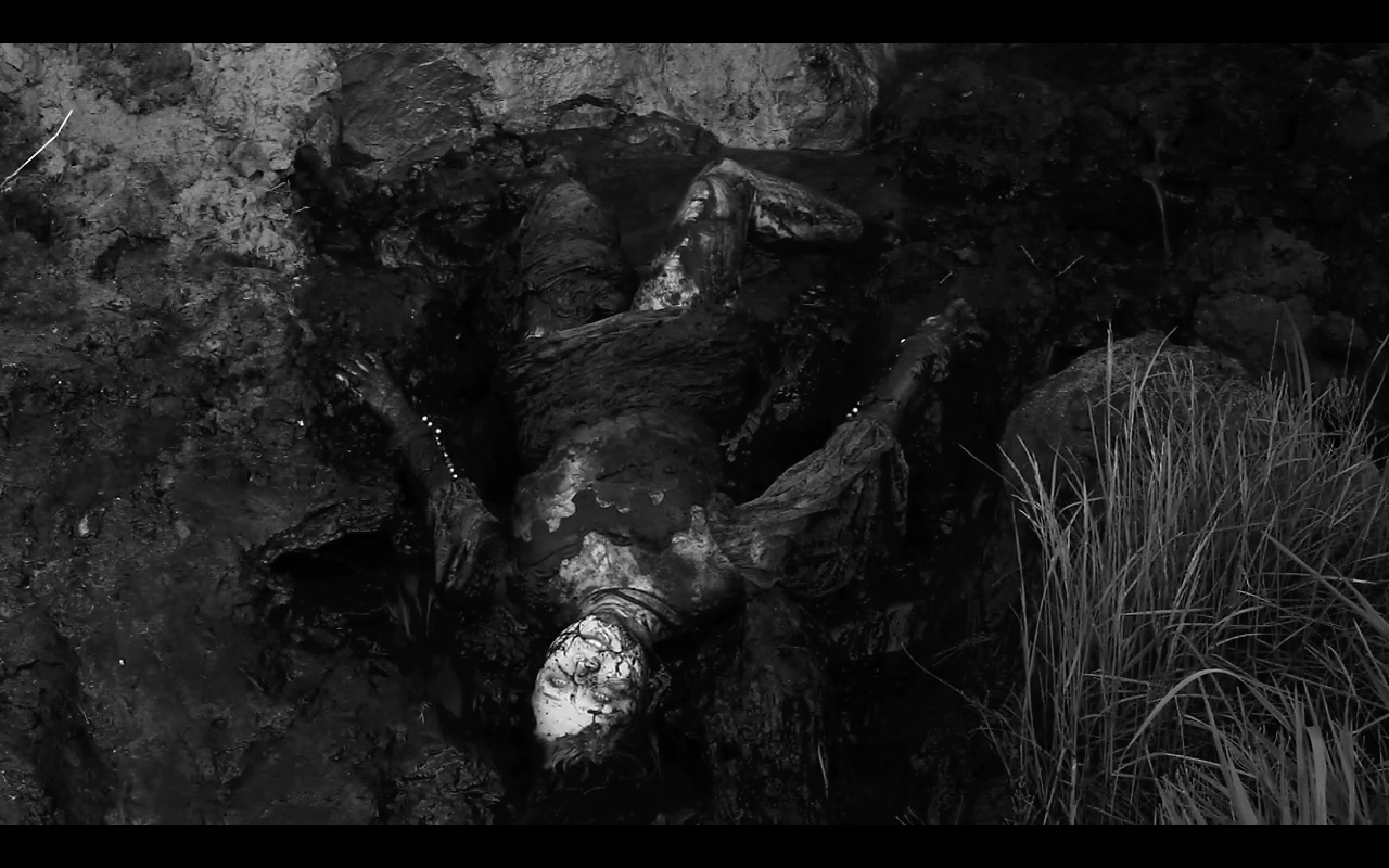 ГРЯЗЬ. Художественная группа «Нежные Бабы»