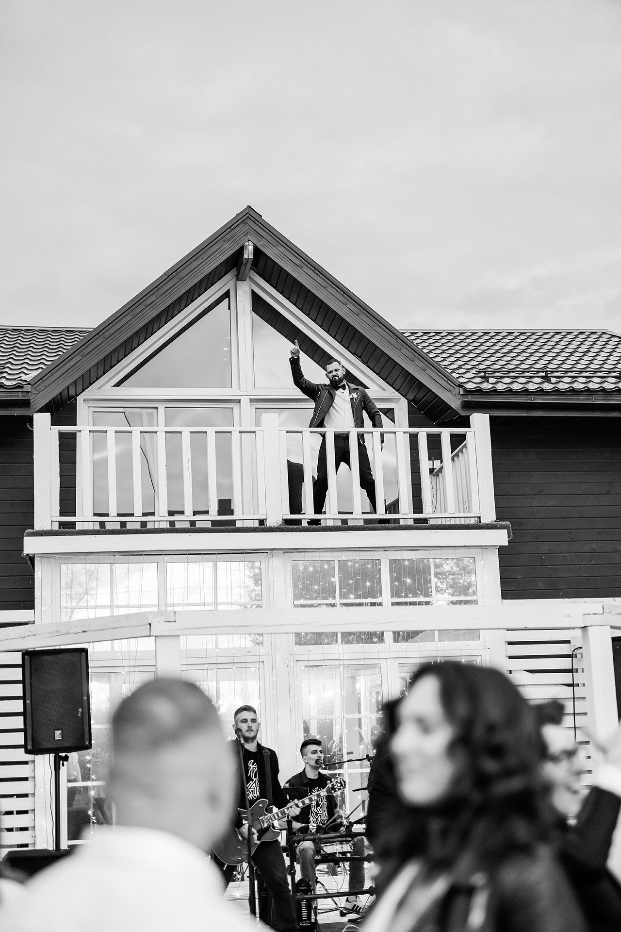 🔥 Саша и Катя — драйвовая свадебная вечеринка Красноярска в Шато white. 📸 Свадебный и семейный фотограф в Красноярске Тихомиров Евгений | 17 лет опыта | 800+ свадеб