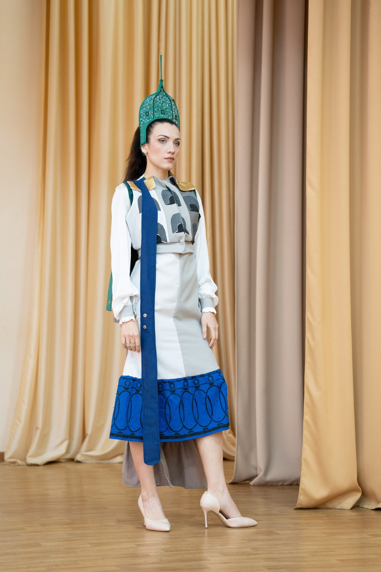 Царскосельский кутюрье. Репортажная съёмка в Санкт-Петербурге, Константин Петров