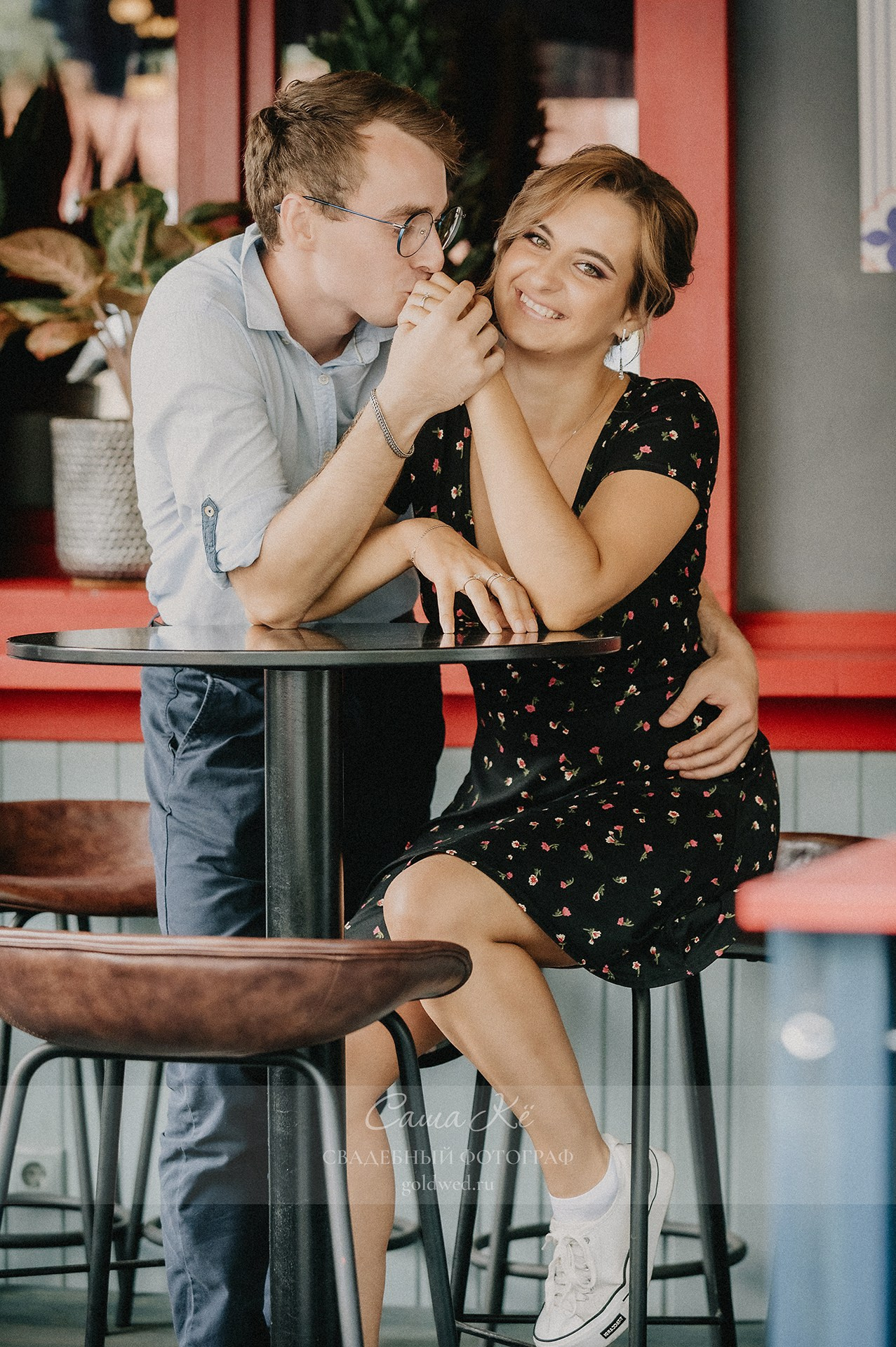 Профессиональная предсвадебная фотосессия в Новосибирске — любовь, нежность и романтика от Саши Кё. Свадебный, семейный и event фотограф в Новосибирске и Новосибирской области Саша Кё