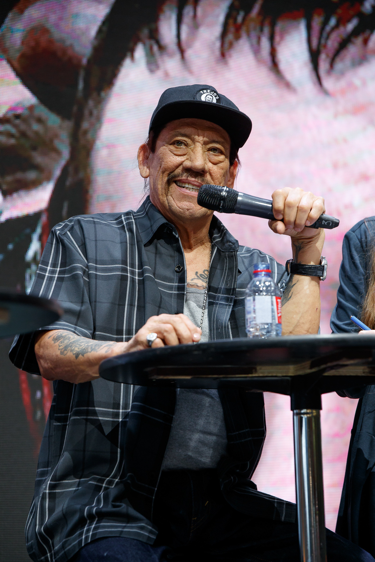 Вы можете их знать. Евгений Пелевин. Фотограф. Промышленность, репортажи, свадьбы, портрет