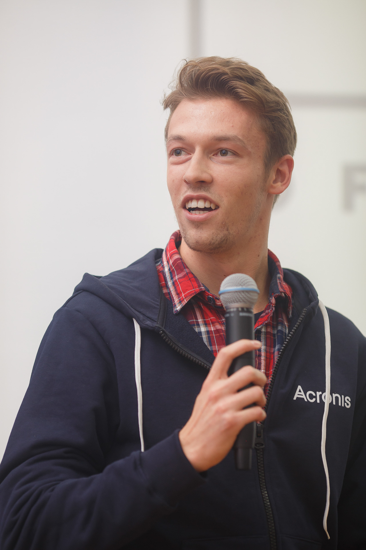 Вы можете их знать. Евгений Пелевин. Фотограф. Промышленность, репортажи, свадьбы, портрет