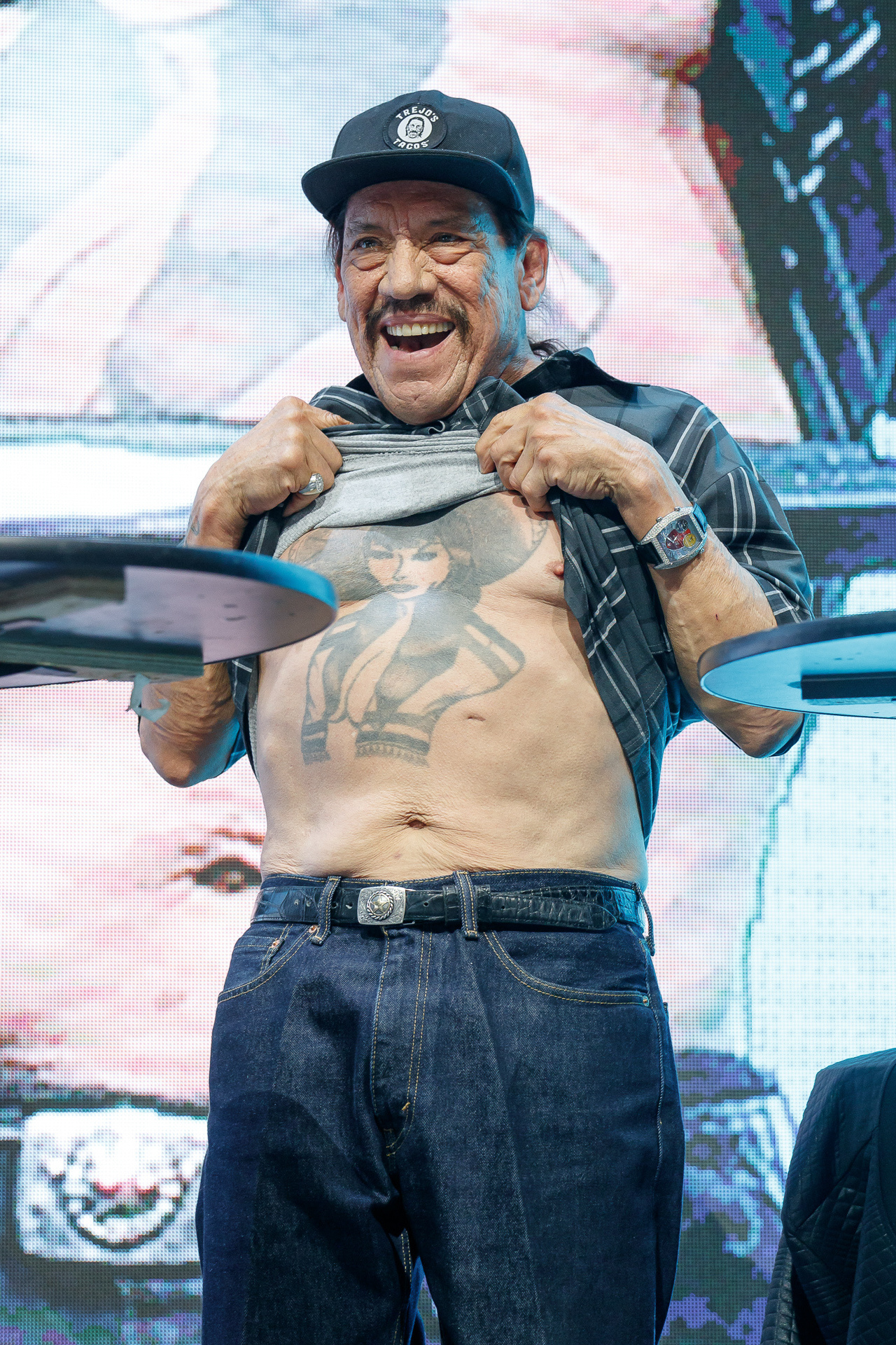 Вы можете их знать. Евгений Пелевин. Фотограф. Промышленность, репортажи, свадьбы, портрет