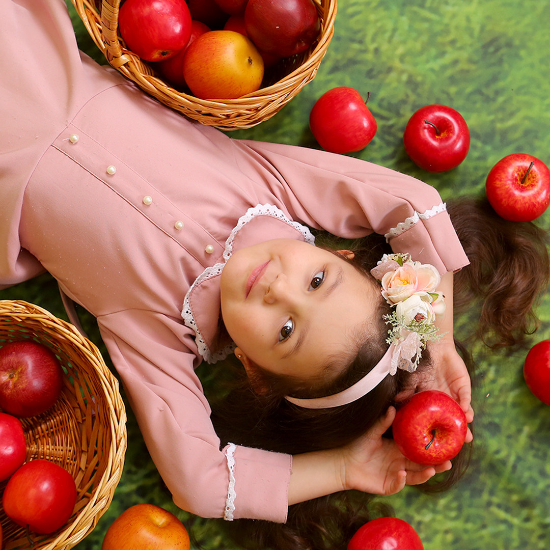 Яблоневый сад. Студия детской и семейной фотографии 12кадров