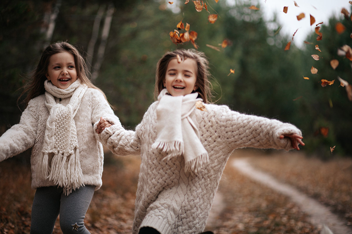 Осень. Полина и Маша. Фотограф Мальнева Юлия в Липецке, в Москве. Фотостудия MARU в Липецке