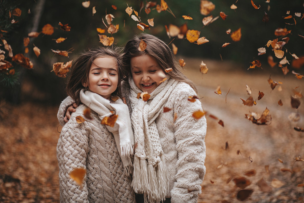 Осень. Полина и Маша. Фотограф Мальнева Юлия в Липецке, в Москве. Фотостудия MARU в Липецке