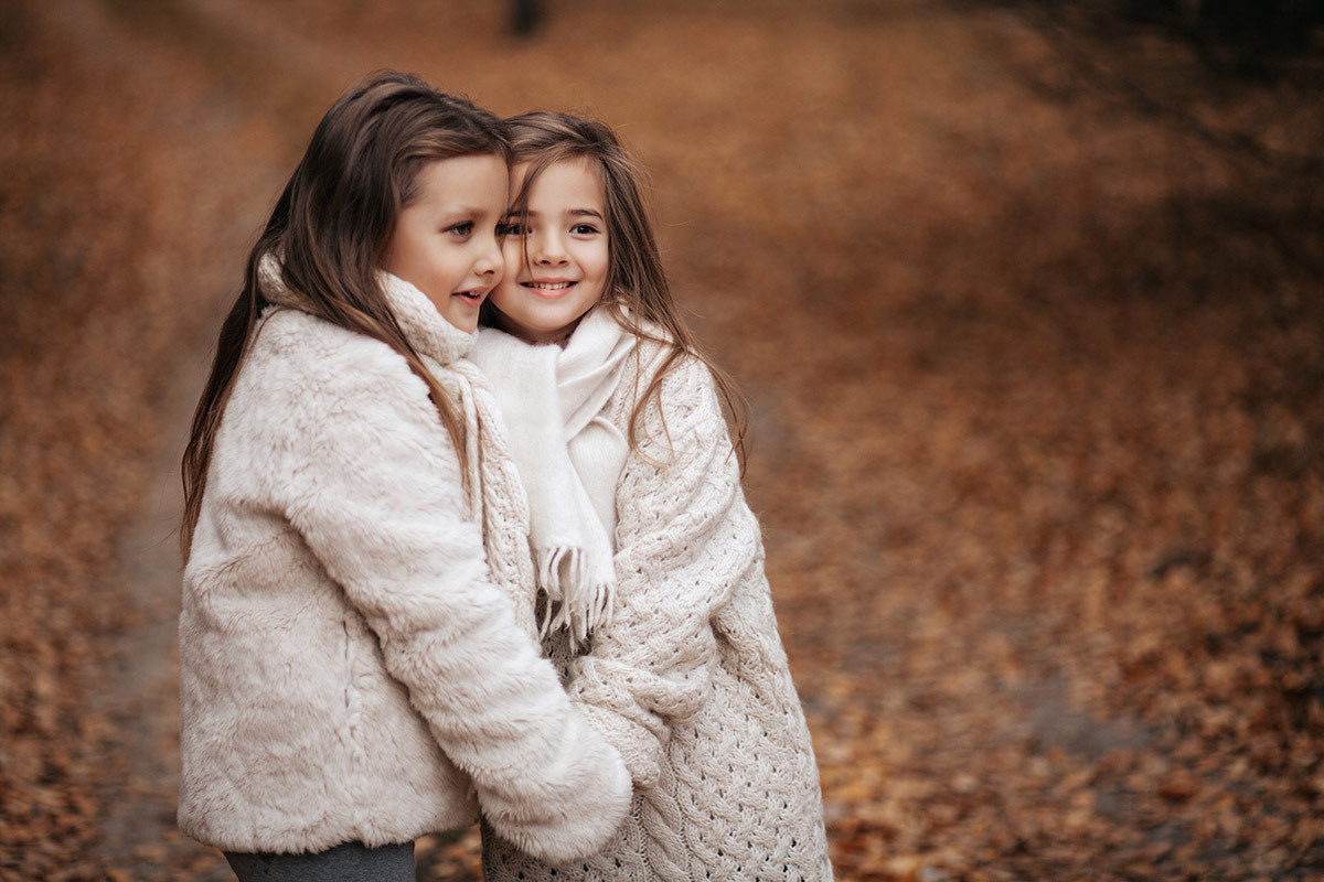 Осень. Полина и Маша. Фотограф Мальнева Юлия в Липецке, в Москве. Фотостудия MARU в Липецке