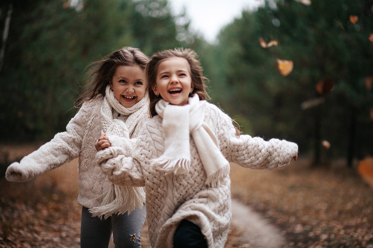 Осень. Полина и Маша. Фотограф Мальнева Юлия в Липецке, в Москве. Фотостудия MARU в Липецке