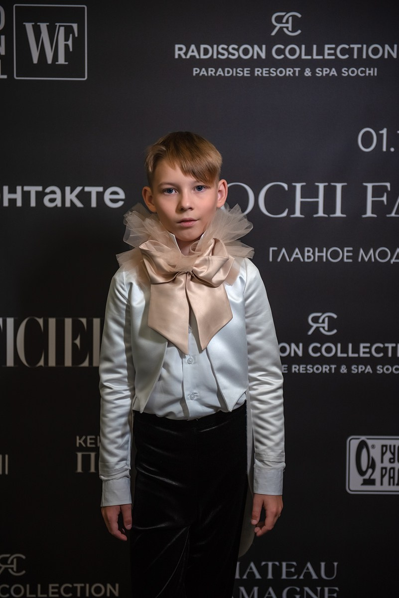 SochiFashionWeek2024 дизайнер Анохина Светлана. Семейный и коммерческий фотограф в Сочи Александр Бодунов