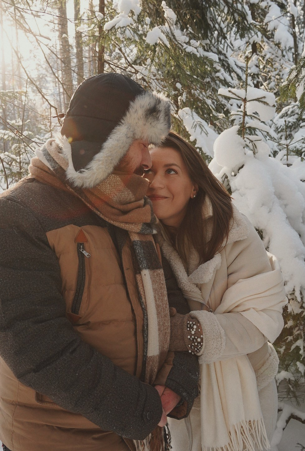 Love Story в зимнем лесу: Даша и Ника. Событийный фотограф Анна Курникова