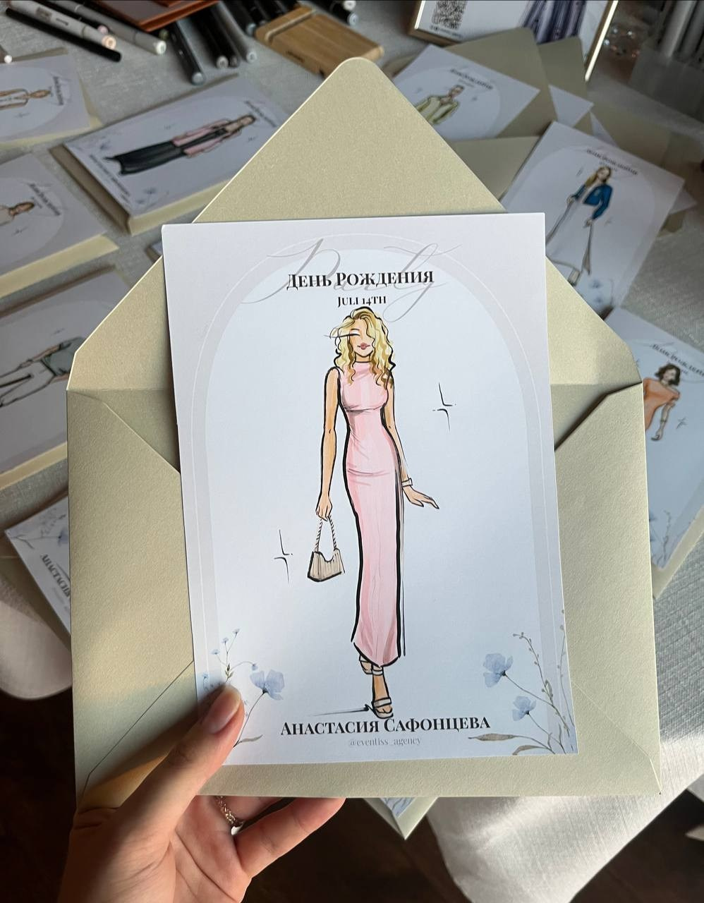 Модные фэшн скетчи на мероприятия. Eventiss art agency| Художники и арт-услуги на мероприятие Москва и МО