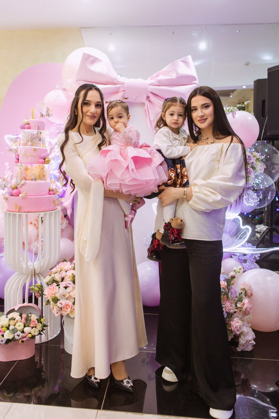 Годовасие Мариам. Кафе Юность, г. Волжский. Фотографы в городе Волгограде — Людмила Агеева и Алексей Околелов