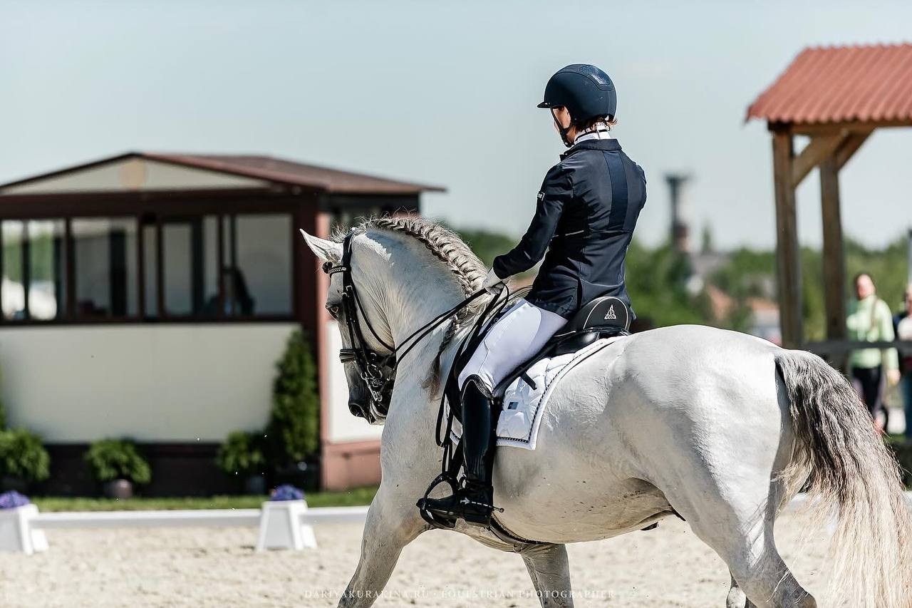 КСК «Новый Век» — XVIII ОТКРЫТЫЕ СОРЕВНОВАНИЯ ПО ВЫЕЗДКЕ «КОННЫЙ ФЕСТИВАЛЬ». Конный фотограф Куракина Дарья • Фотосессии с лошадьми