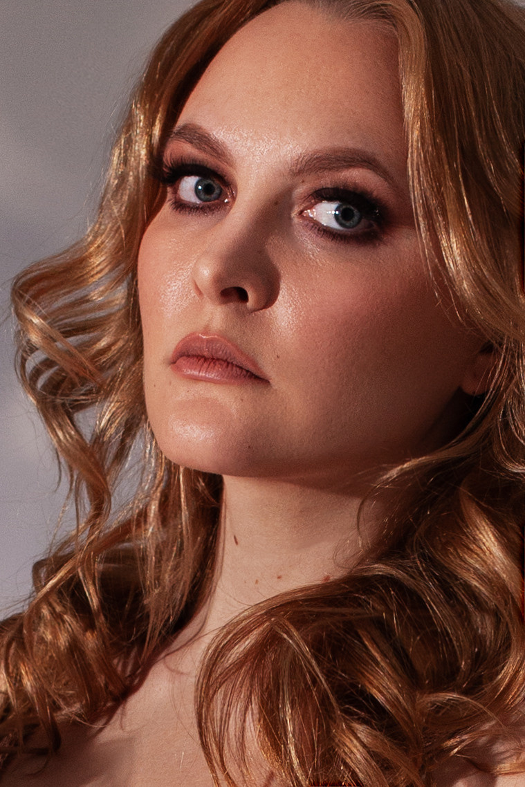 Женский портрет