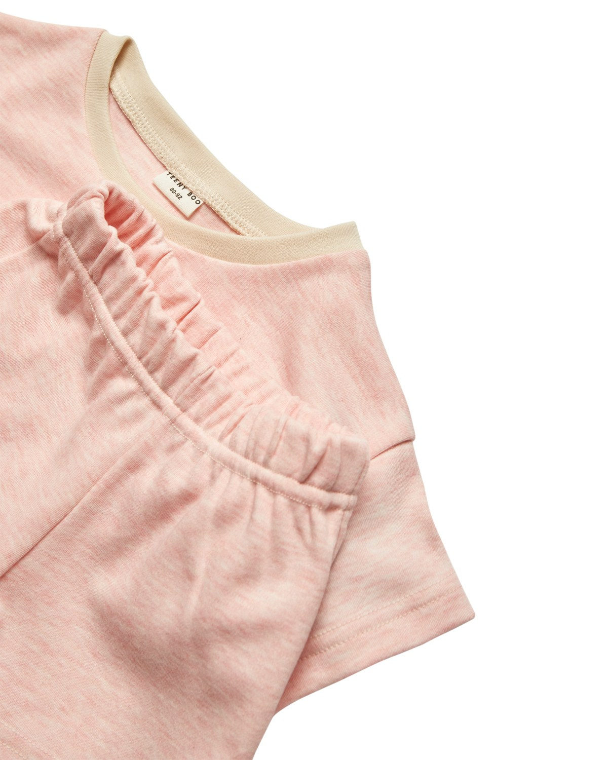 Съемка детской  и взрослой одежды в раскладку    фотосъемка одежды,  фотосъемка спортивной одежды, фотосъемка повседневной одежды, съемка для сайта, фотосъемка для маркетплейсов, фотосъемка дизайнерской одежды, фотосъемка премиумной одежды. фотосъемка бредовых вещей.