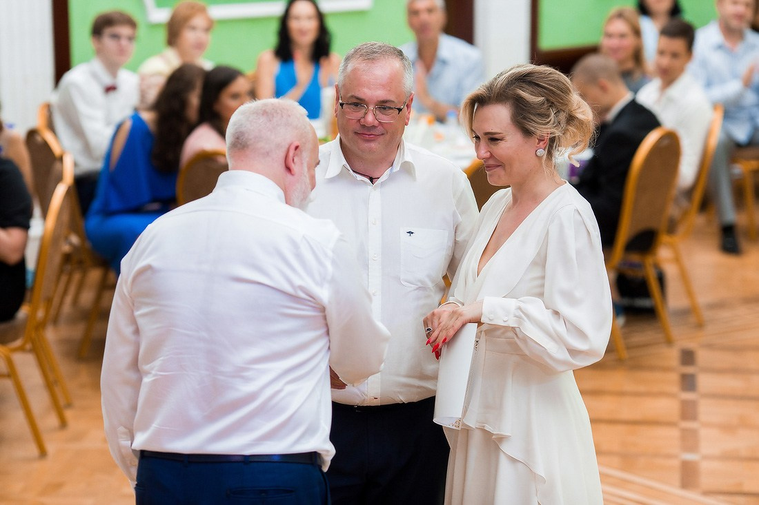 Выпускной в гимназии «Василиада». Репортажный фотограф Борис Геер