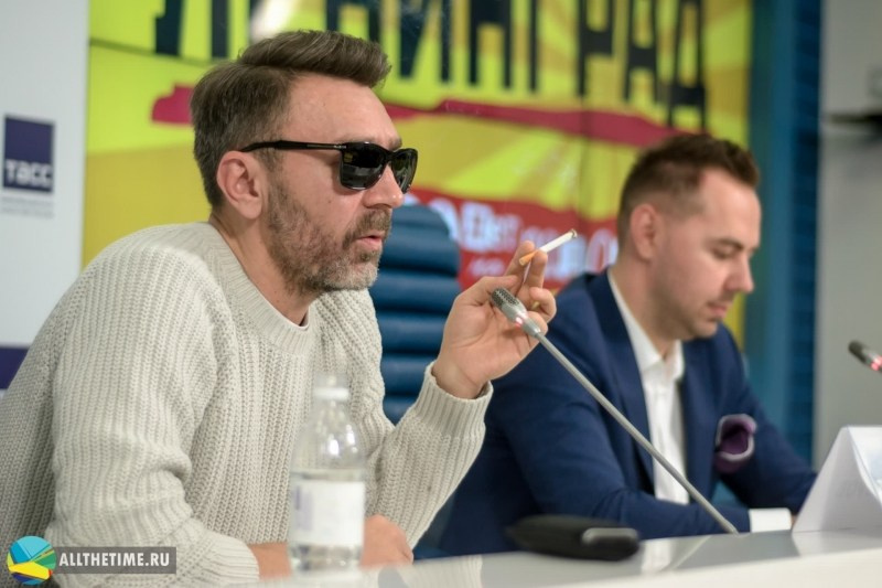 СЕРГЕЙ ШНУРОВ