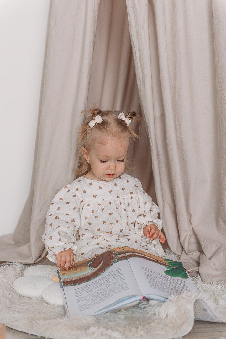 Еве 2 года. Студия Матур