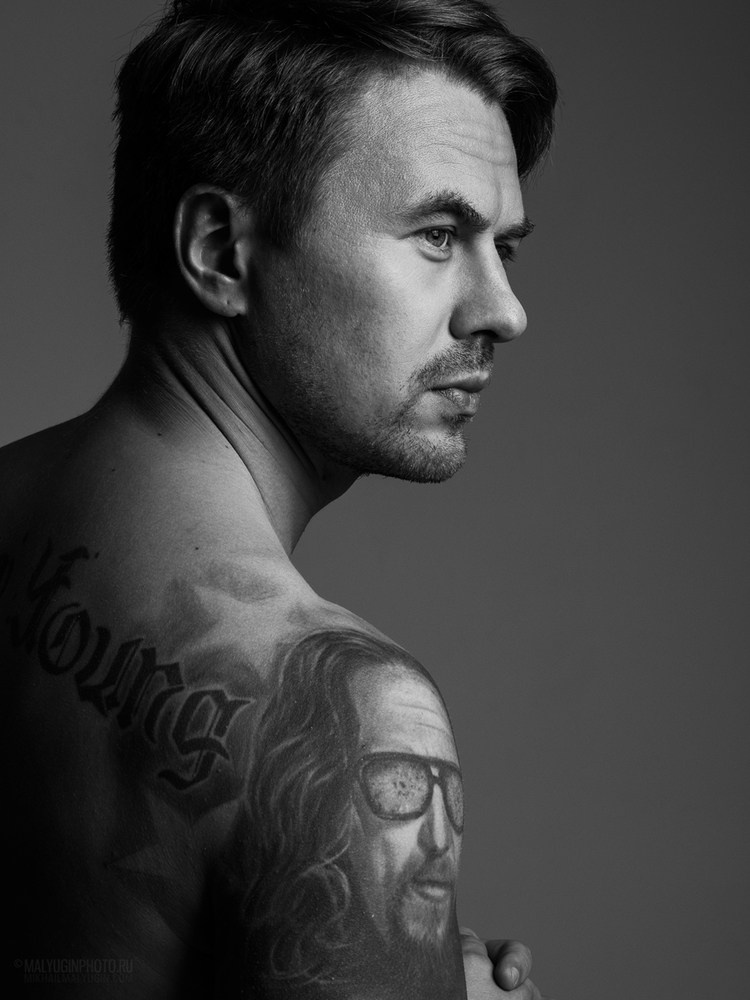 Рекламный фотограф в Москве, рекламная съемка и ретушь, студийная съемка для актерского портфолио, портретный фотограф Москва 