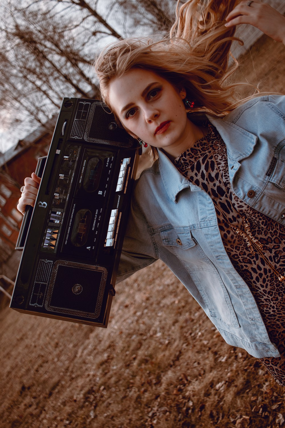 Фотосъемка в стиле 90х для 11 класса в Серпухове для выпускного альбом. Выпускные альбомы в Серпухове