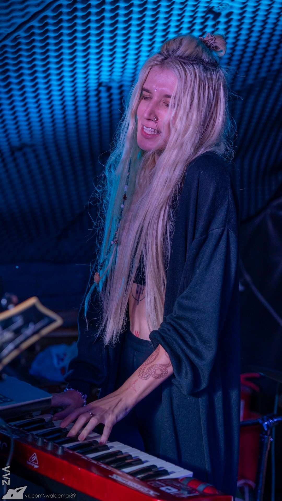 День рождения вокалиста группы Cookie's Band в баре «Дело Не В Тебе». Фотограф в Красноярске Владимир З