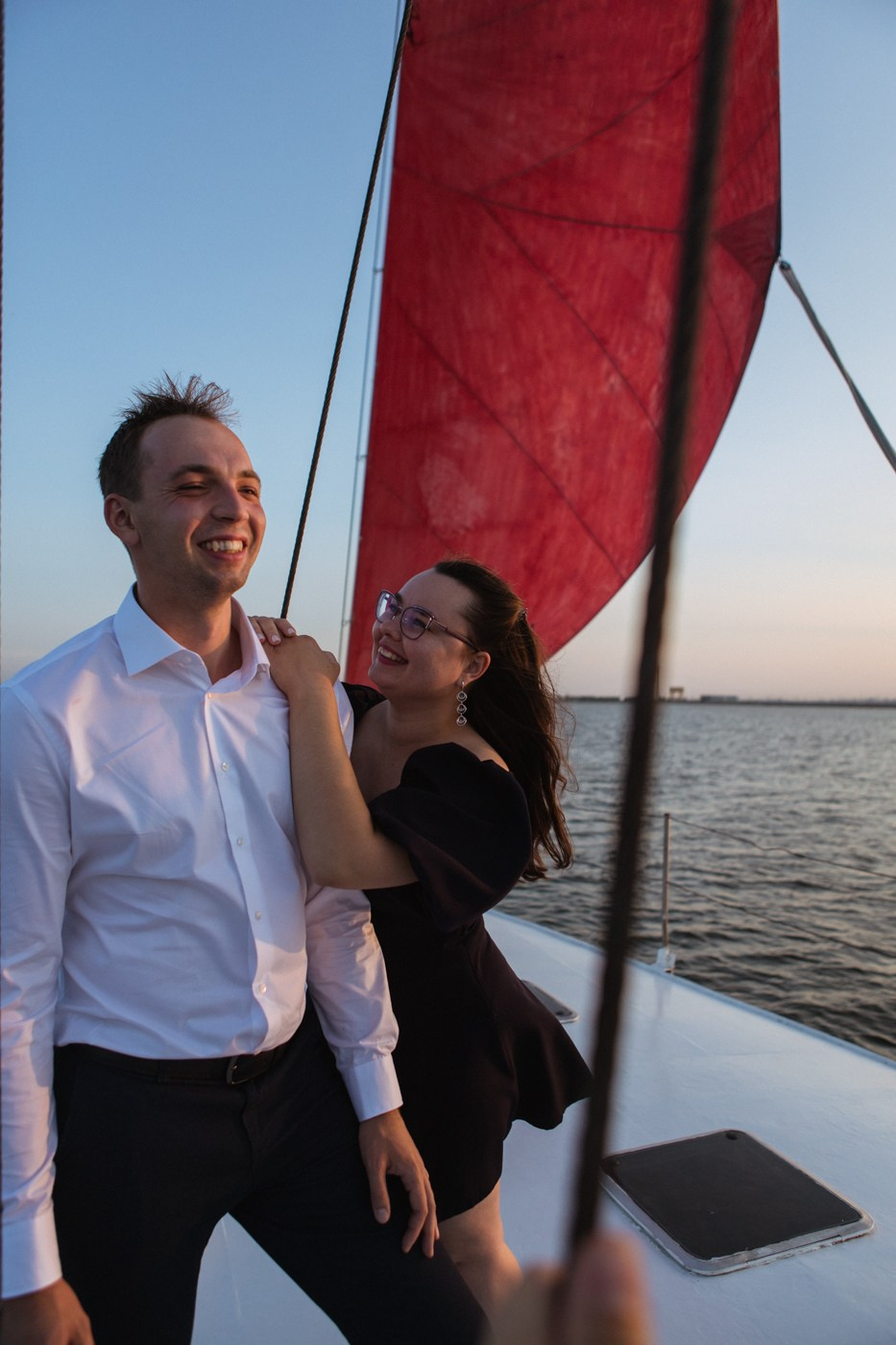 Захар и Татьяна. Прогулочная съемка на яхте. Фотографы в городе Волгограде — Людмила Агеева и Алексей Околелов