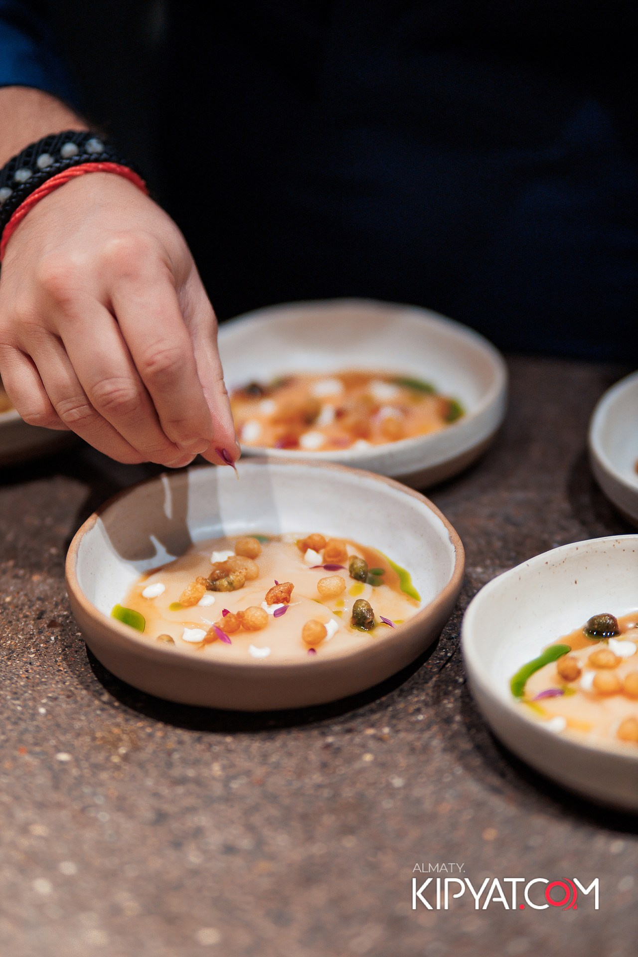 ЭКСКЛЮЗИВНЫЙ ГАСТРОНОМИЧЕСКИЙ УЖИН В 4 РУКИ В СОПРОВОЖДЕНИИ ВИН АБРАУ-ДЮРСО. КИПЯТКОМ АЛМАТЫ!