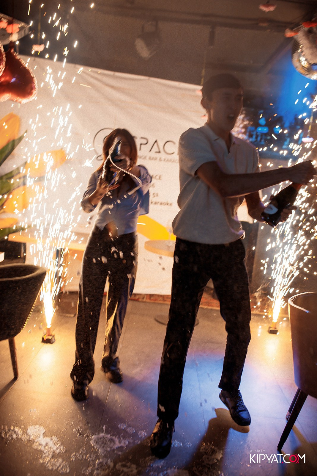 SPACE KARAOKE BAR. КИПЯТКОМ АЛМАТЫ!