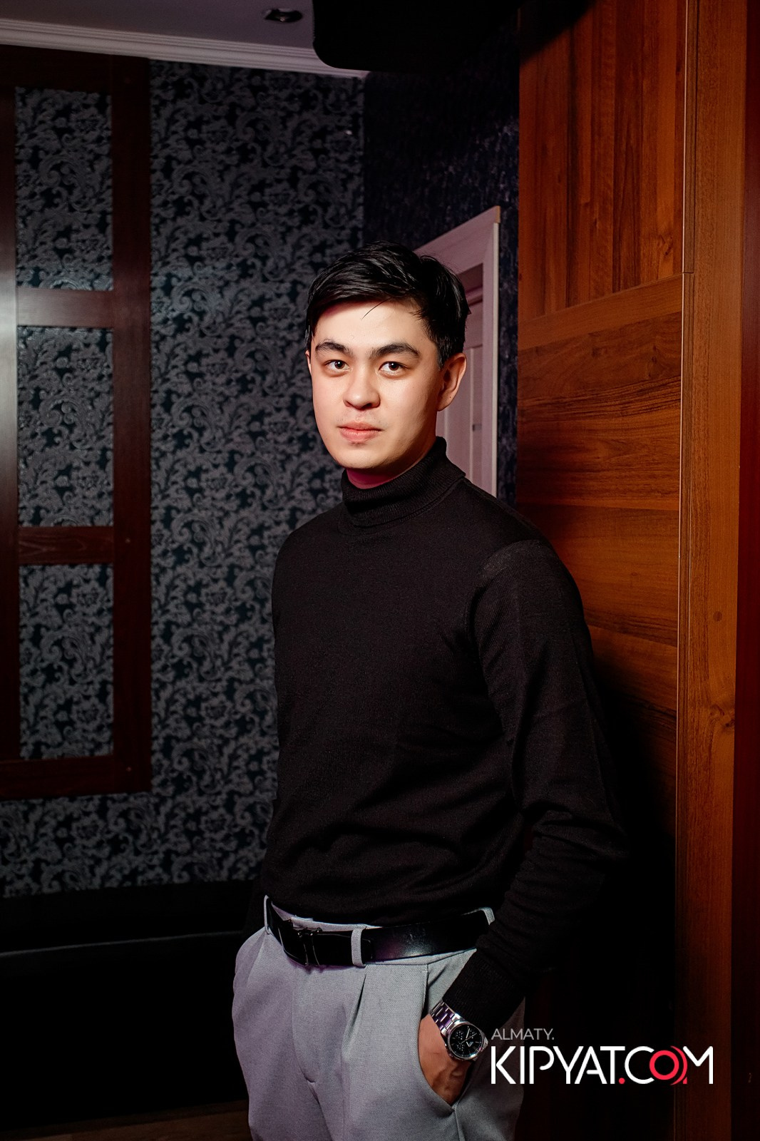 КАРАОКЕ-БАР РОЯЛЬ НА НУРМАКОВА. КИПЯТКОМ АЛМАТЫ!