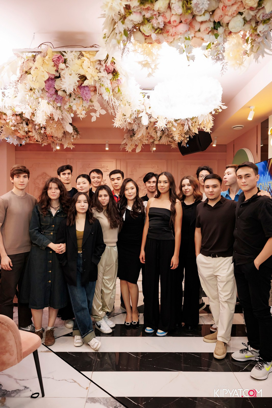 КАРАОКЕ JANYM SOUL НА МАРКОВА. КИПЯТКОМ АЛМАТЫ!