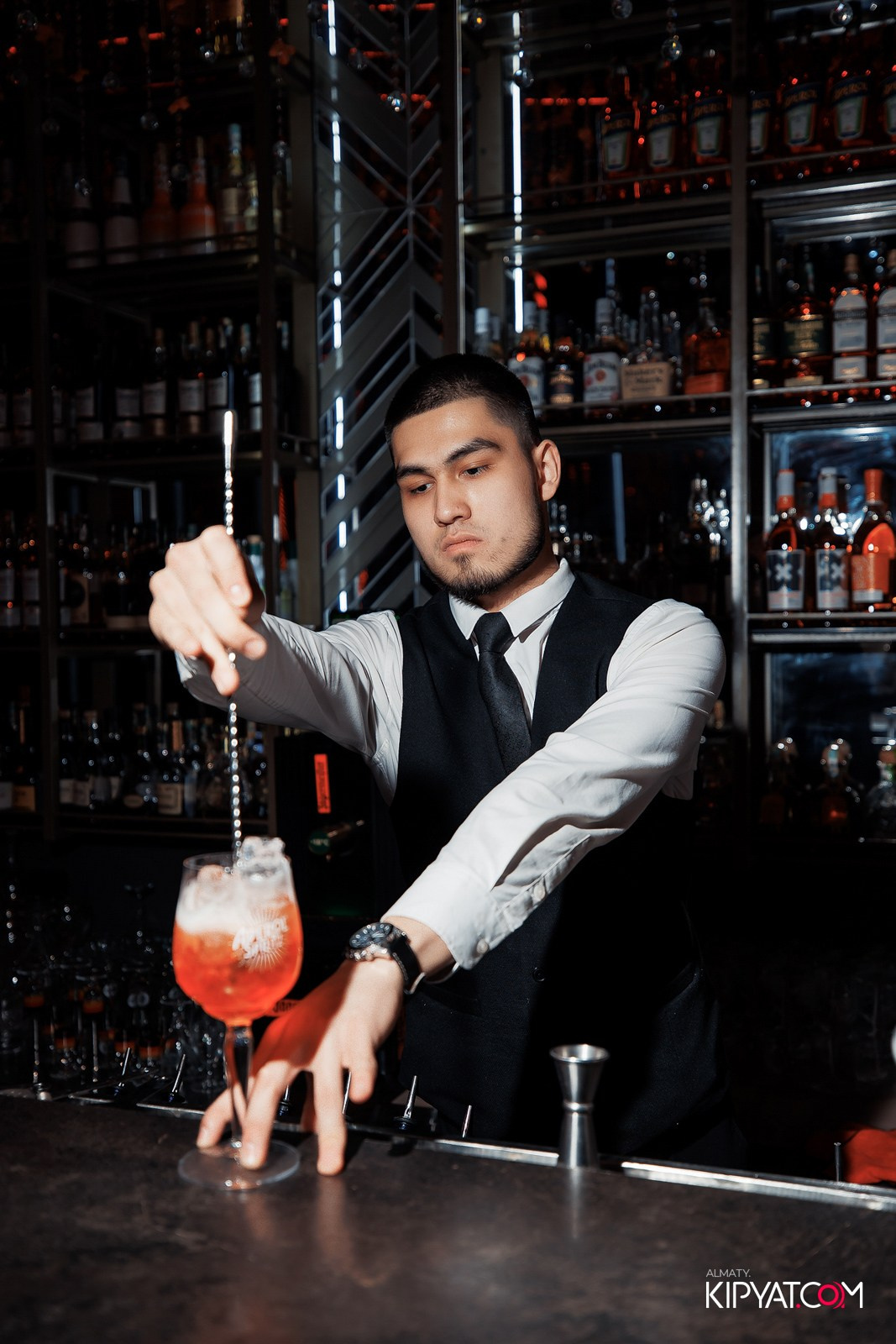 FRIENDS BAR & TERRACE. КИПЯТКОМ АЛМАТЫ!