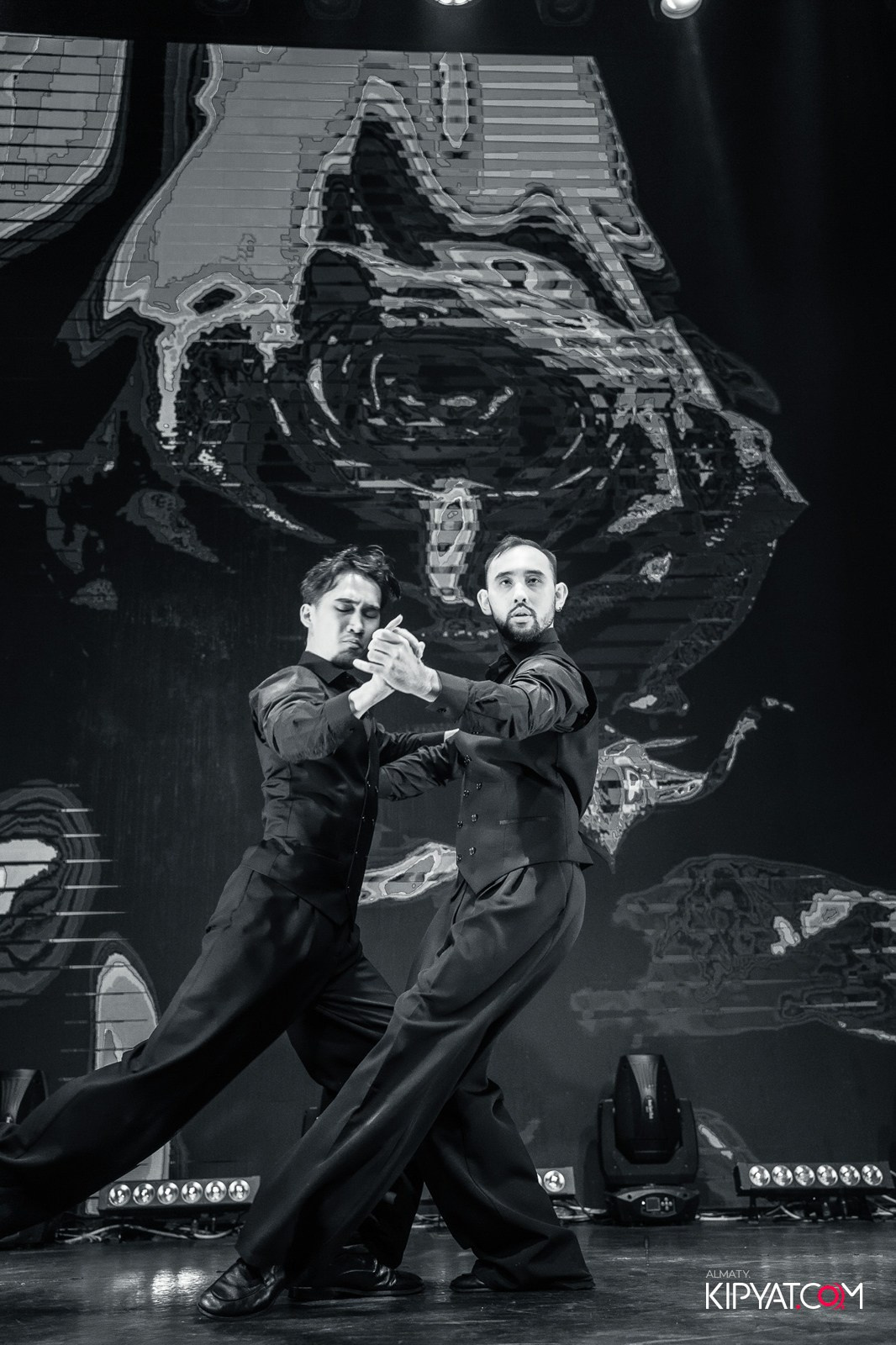 QUEEN. КИПЯТКОМ АЛМАТЫ!