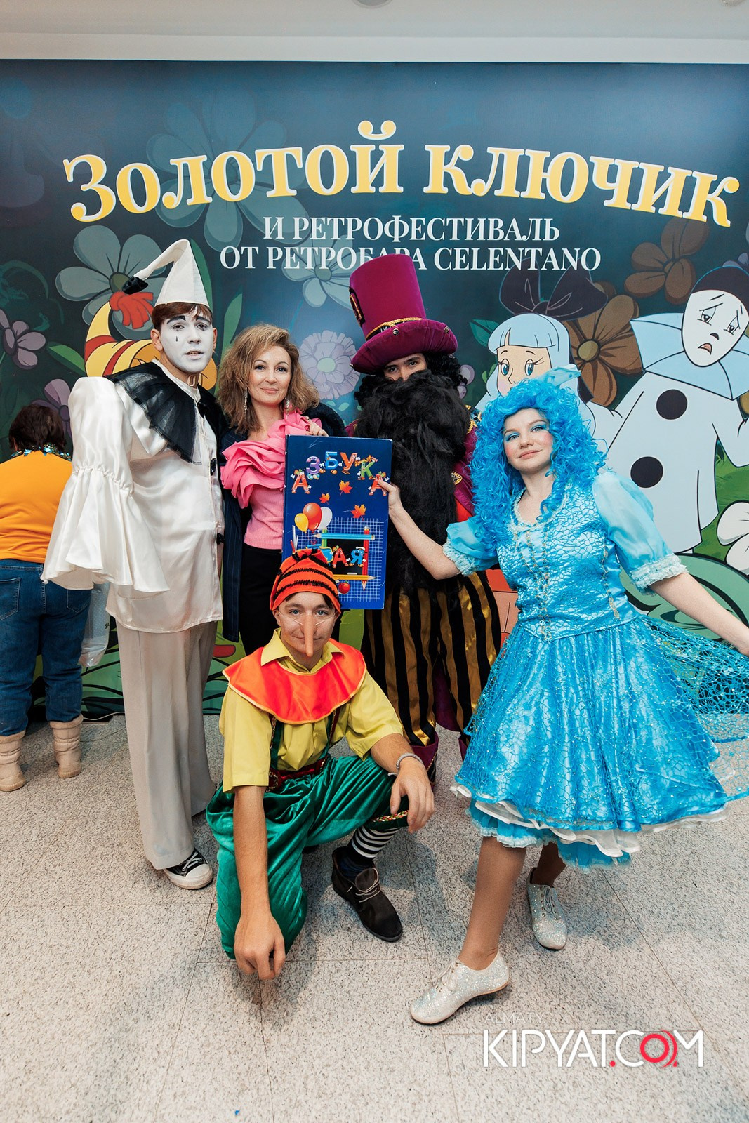 ЗОЛОТОЙ КЛЮЧИК И РЕТРОФЕСТИВАЛЬ ОТ РЕСТОБАРА CELENTANO. КИПЯТКОМ АЛМАТЫ!