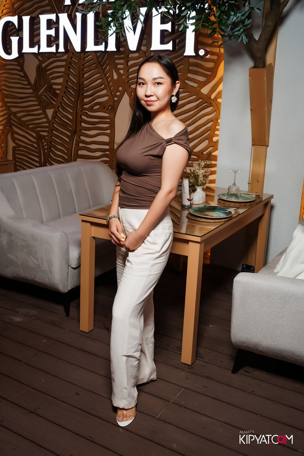 MOOD KARAOKE & TERRACE. КИПЯТКОМ АЛМАТЫ!