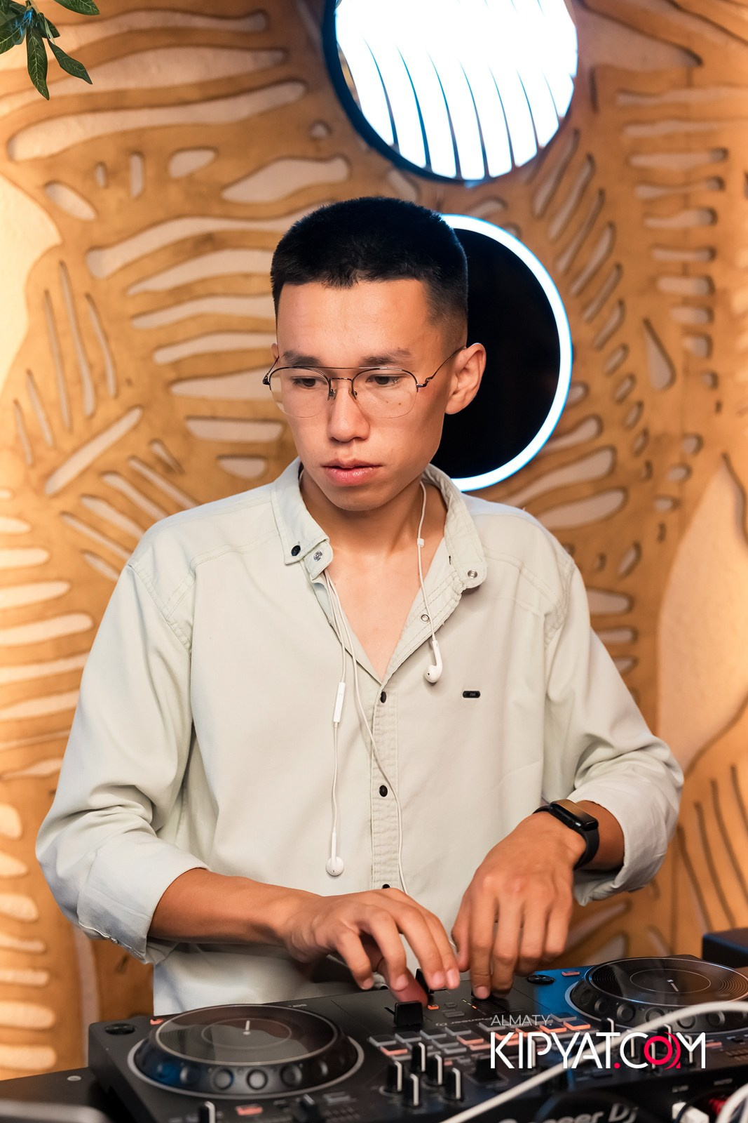 MOOD KARAOKE & TERRACE. КИПЯТКОМ АЛМАТЫ!