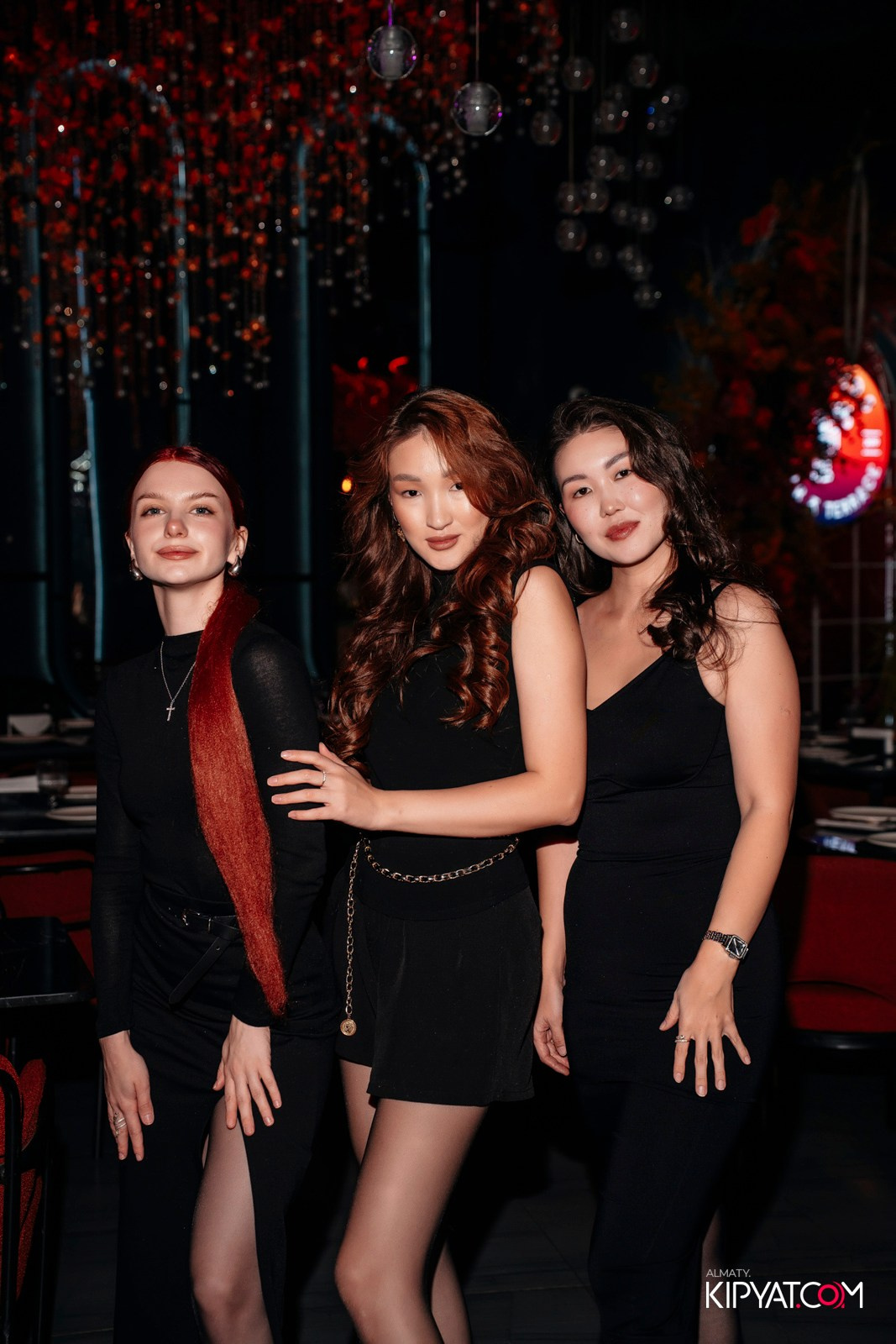 FRIENDS BAR & TERRACE. КИПЯТКОМ АЛМАТЫ!