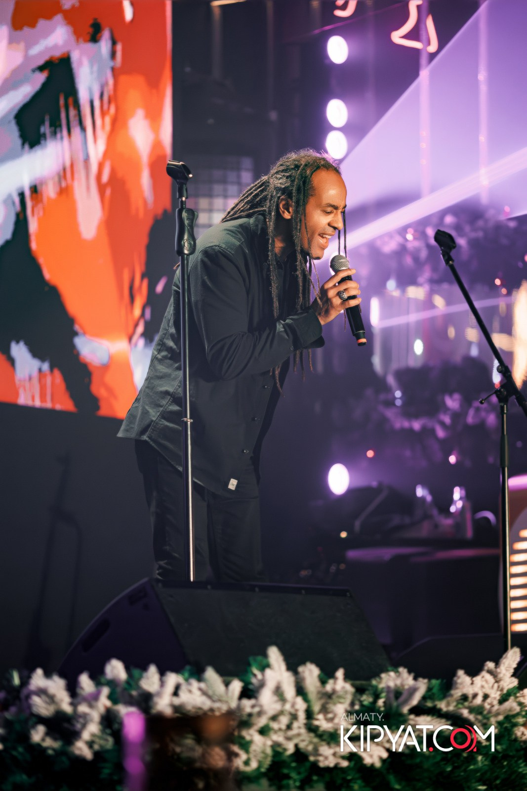 SANTA BARBARA — ПИТ ДЖЕЙСОН (ГР. ПРЕМЬЕР-МИНИСТР) И ИЛЬЯ ЗУДИН (ГР. ДИНАМИТ) НА ПРЕДНОВОГОДНЕЙ ВЕЧЕРИНКЕ. КИПЯТКОМ АЛМАТЫ!