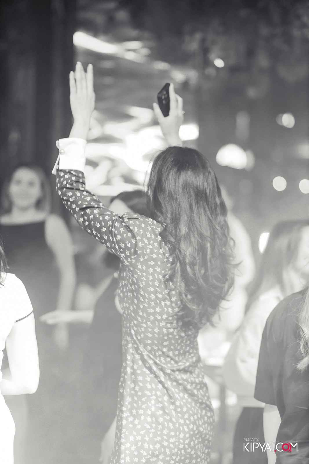 FRIENDS BAR & TERRACE. КИПЯТКОМ АЛМАТЫ!