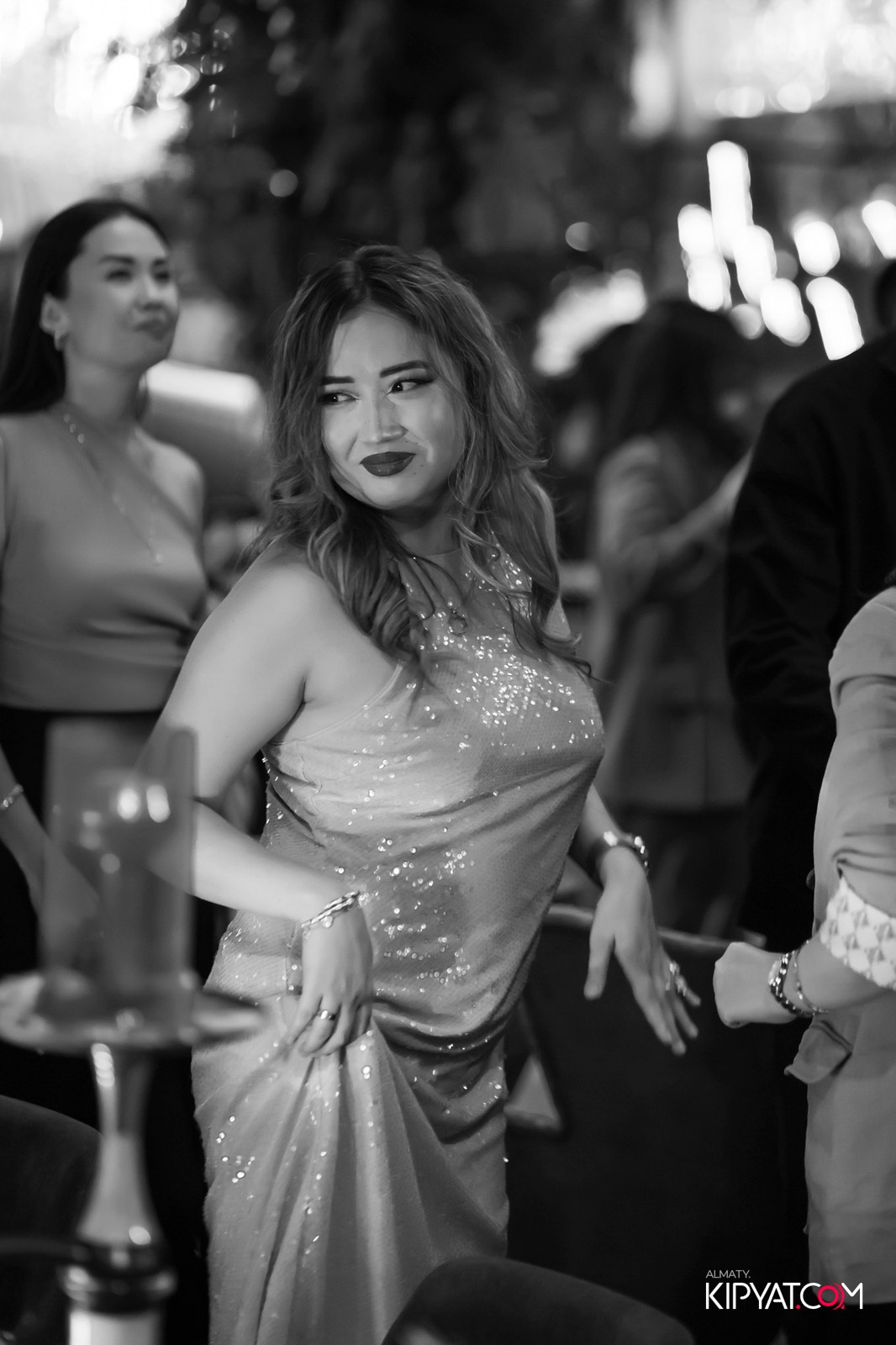 FRIENDS BAR & TERRACE. КИПЯТКОМ АЛМАТЫ!