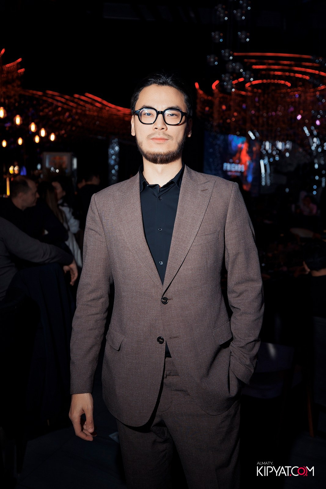 FRIENDS BAR & TERRACE. КИПЯТКОМ АЛМАТЫ!