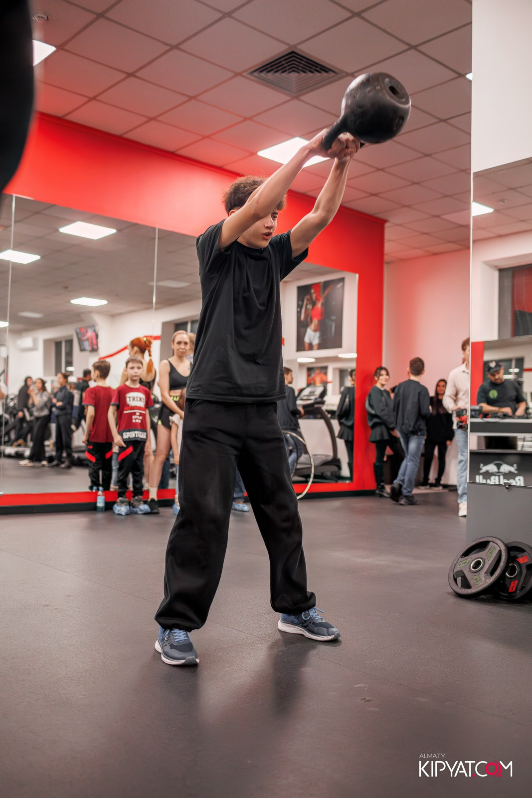 ДЕНЬ РОЖДЕНИЯ ФИТНЕС КЛУБА MIND OF BODY — НАМ 8 ЛЕТ. КИПЯТКОМ АЛМАТЫ!