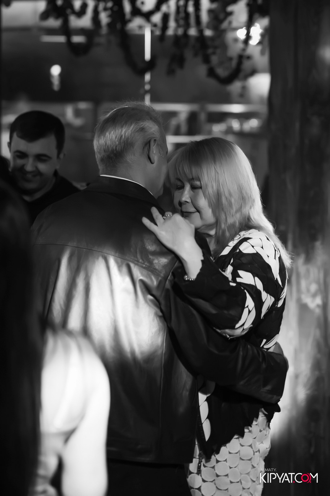 КАВКАЗСКИЙ ВЕЧЕР В ВАХТАНГУРИ. КИПЯТКОМ АЛМАТЫ!