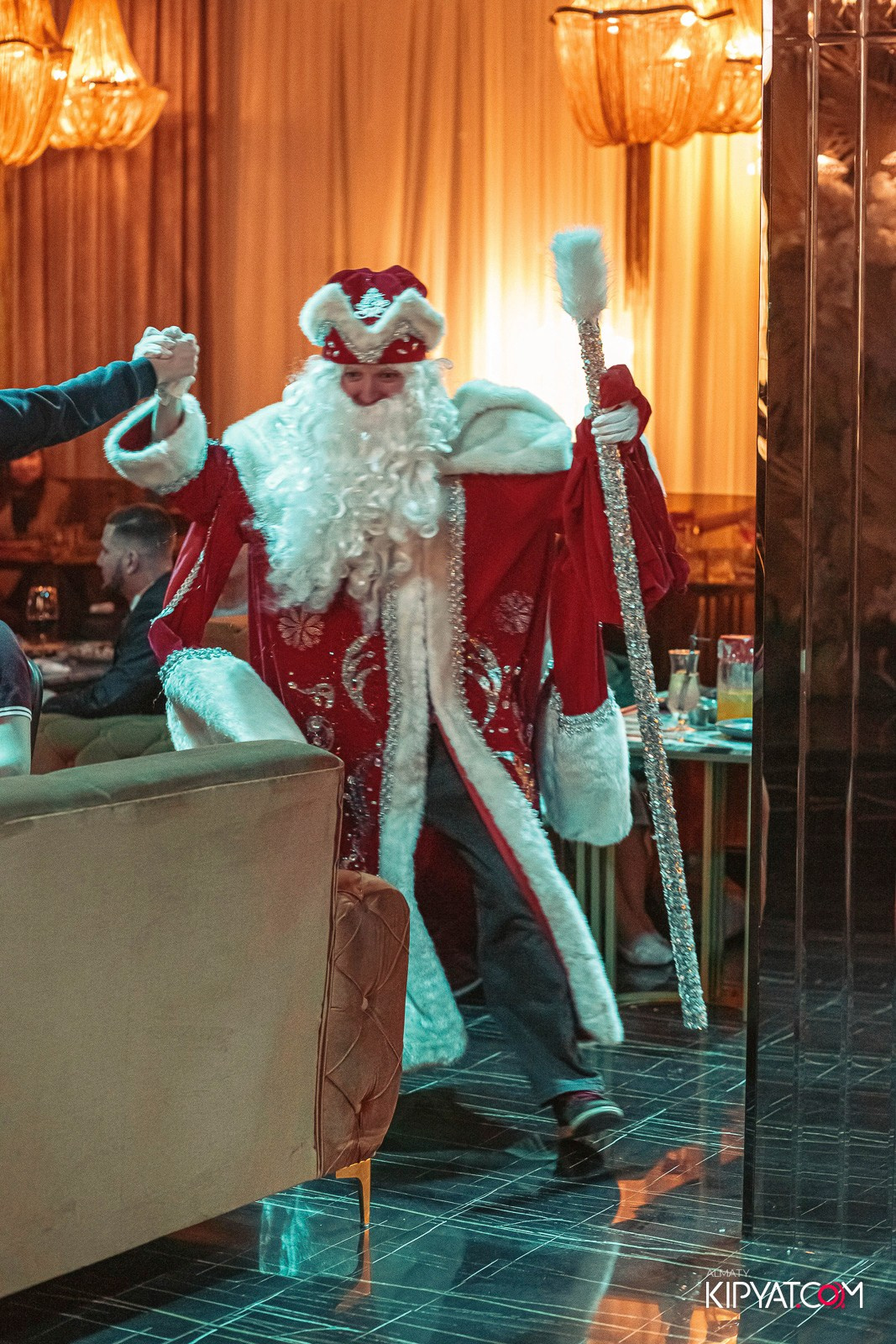 БАР ПАНАЕХАЛИ НА ДОСТЫК. КИПЯТКОМ АЛМАТЫ! Фотосъемка мероприятий в Алматы