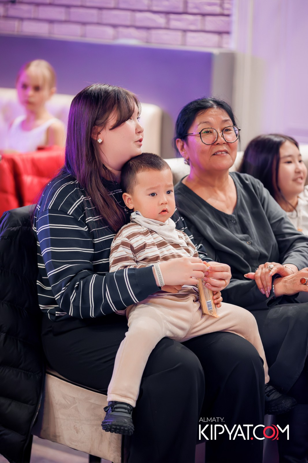 НОВОГОДНИЙ ОТЧЕТНЫЙ КОНЦЕРТ МУЗЫКАЛЬНОЙ ШКОЛЫ «SOULWAY». КИПЯТКОМ АЛМАТЫ!